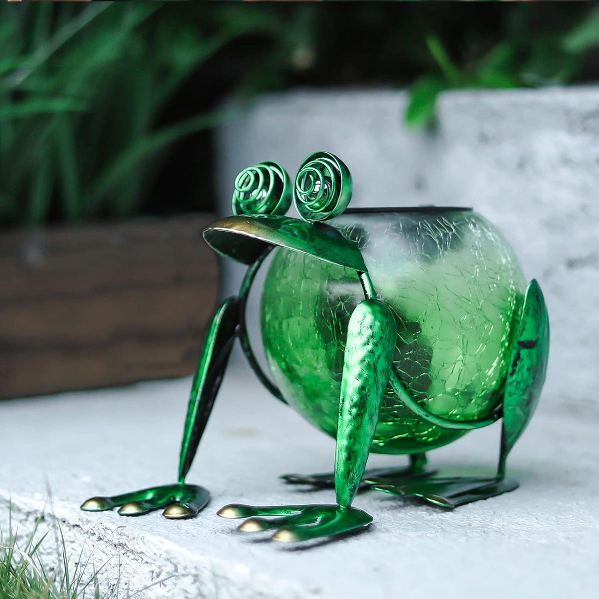 Solar Garden Lantern Waterproof LED Frog Solar Lights Outdoor Decorative Tabletop Lanterns Lamp for Yard Patio Table Decoration